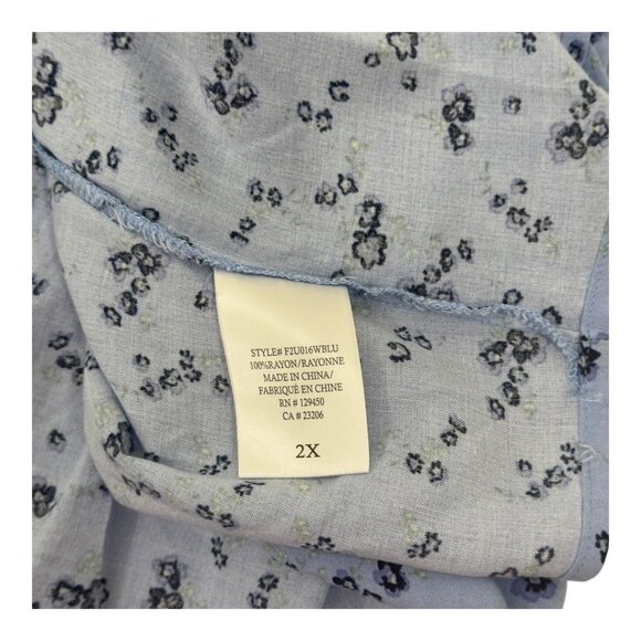Como Blu Womens 100% Rayon Blue Floral Print Top Blouse SZ 2X V-Neck 3/4 Sleeve - Picture 3 of 12